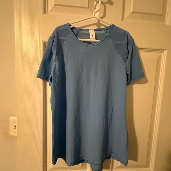 Lululemon Athletica Blue Short Sleeve Tee - Size 2 - Picture 1 of 6